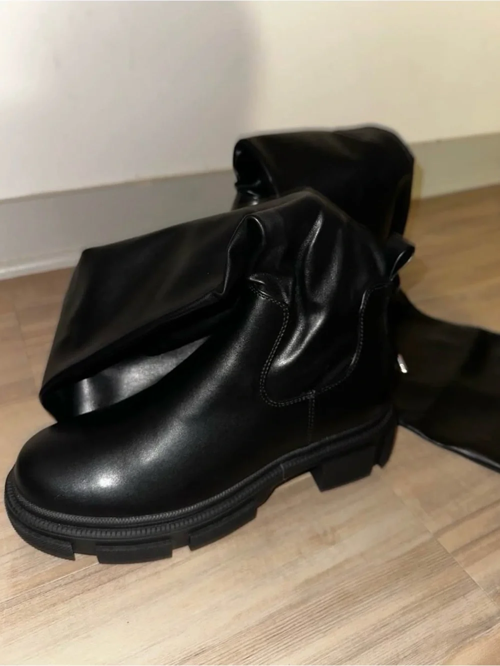 Women's Black Knee-High Chunky Sole Boots